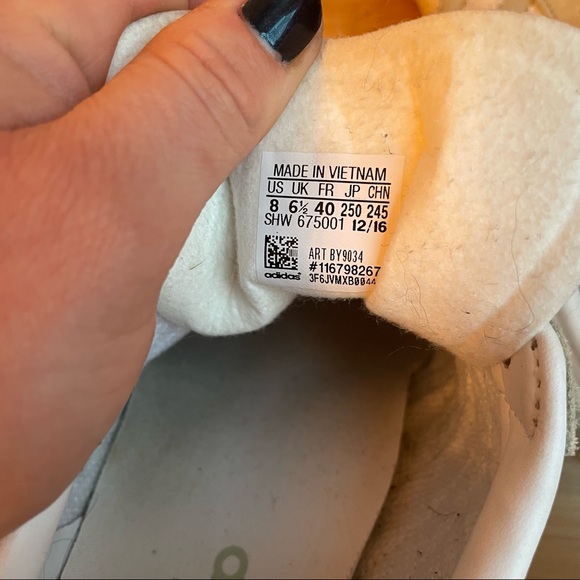 Adidas mint green 3 stripe sz 8 shoes - Picture 5 of 5